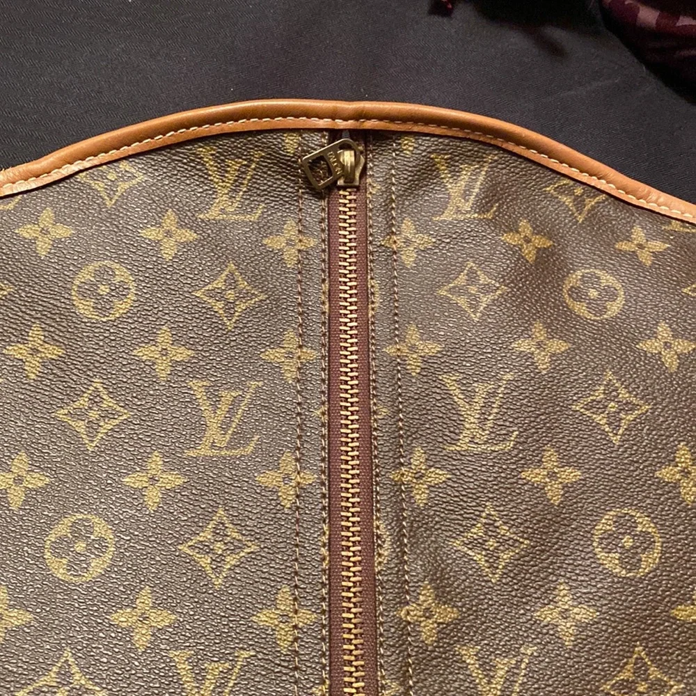 Vintage Louis Vuitton garment bag like new